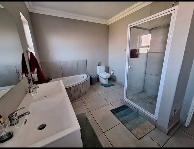 3 BEDROOM TOWNHOUSE FOR SALE IN ARCON PARK
